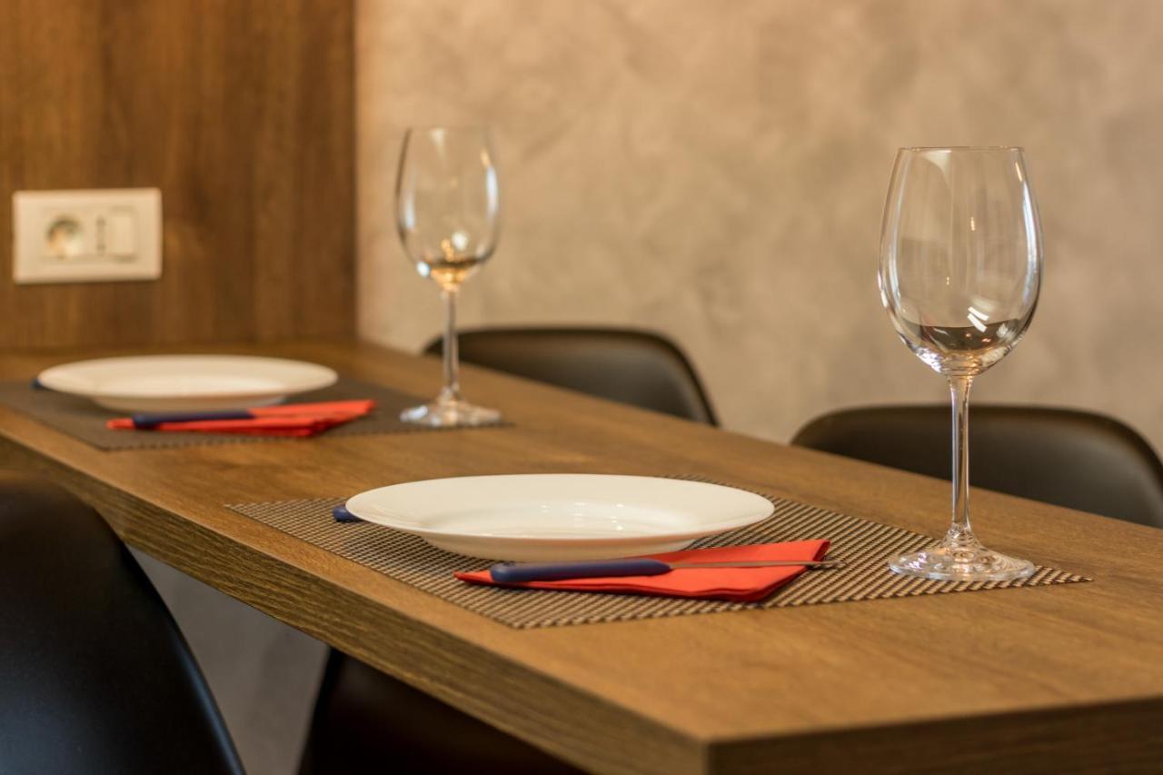 Modern Downtown Apartment Cluj-Napoca Ngoại thất bức ảnh
