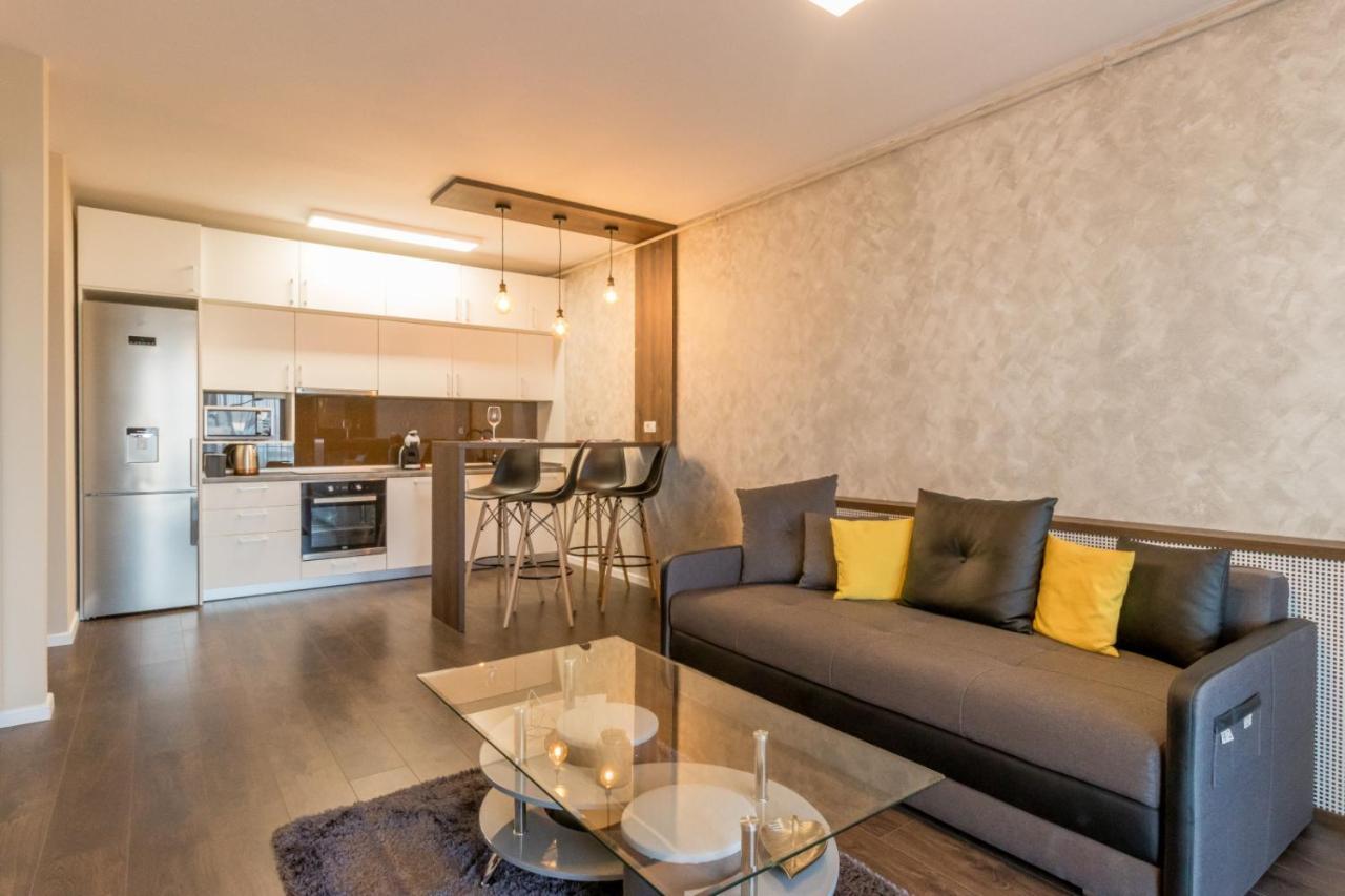 Modern Downtown Apartment Cluj-Napoca Ngoại thất bức ảnh