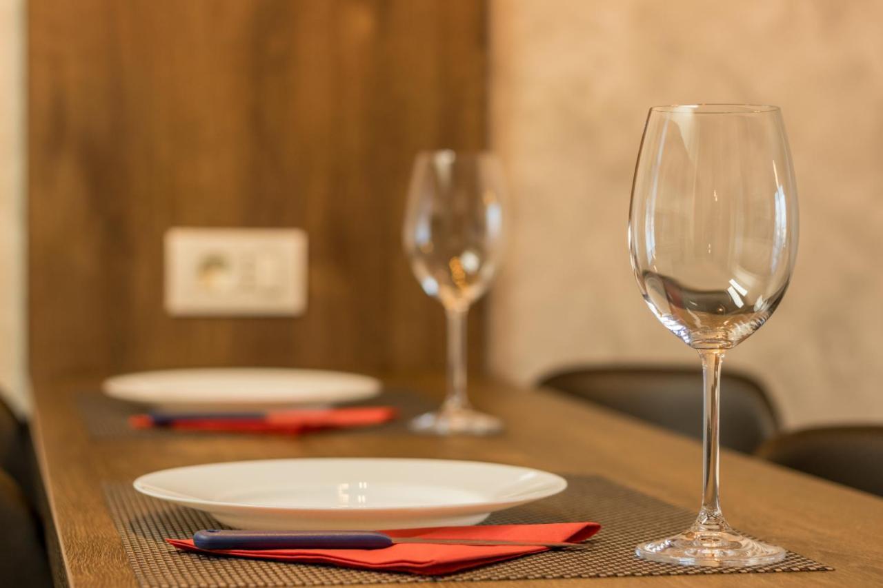 Modern Downtown Apartment Cluj-Napoca Ngoại thất bức ảnh