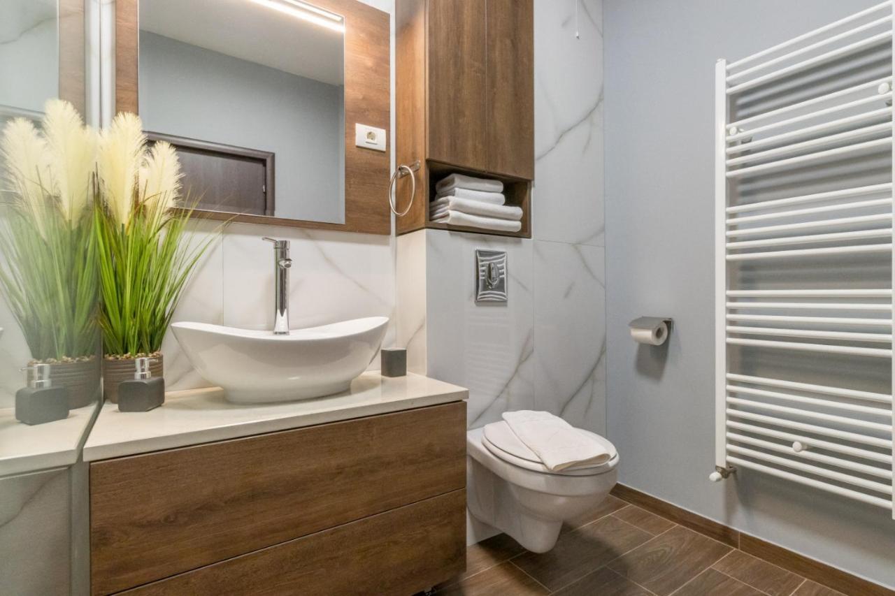 Modern Downtown Apartment Cluj-Napoca Ngoại thất bức ảnh