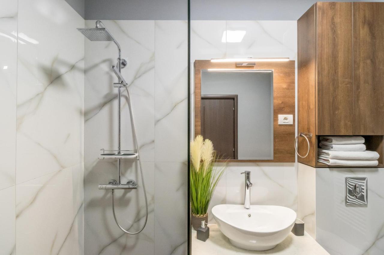 Modern Downtown Apartment Cluj-Napoca Ngoại thất bức ảnh