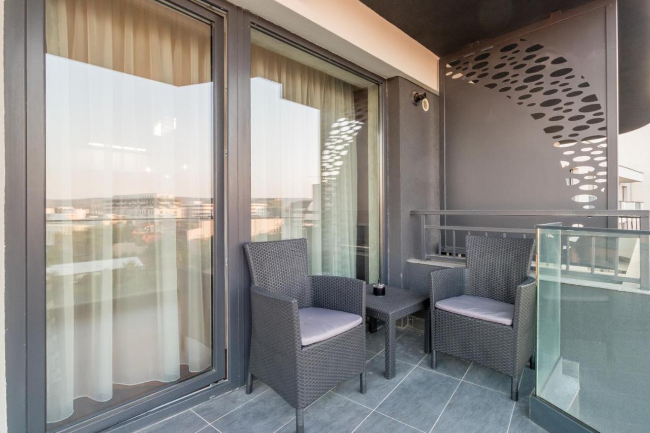 Modern Downtown Apartment Cluj-Napoca Ngoại thất bức ảnh